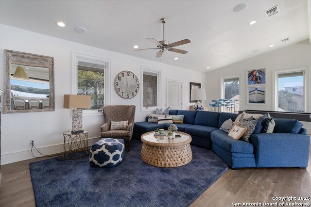 Kingsland, Texas, 78639, United States, 7 Bedrooms Bedrooms, ,6 BathroomsBathrooms,Residential,Active,1946441