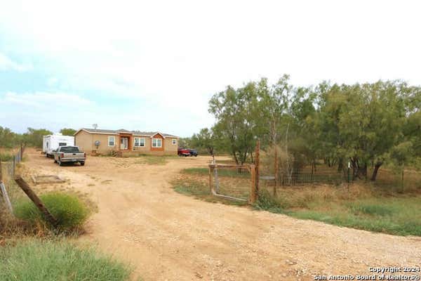 104 COUNTY ROAD 2669, DEVINE, TX 78016 - Image 1