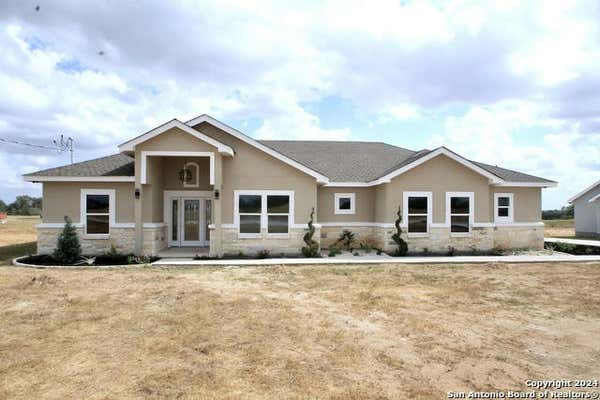 180 HIDDEN RANCH CT, FLORESVILLE, TX 78114 - Image 1