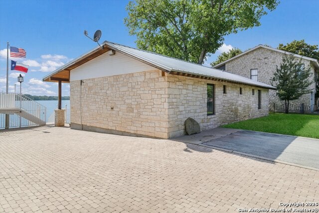 Kingsland, Texas, 78639, United States, 7 Bedrooms Bedrooms, ,6 BathroomsBathrooms,Residential,Active,1946441
