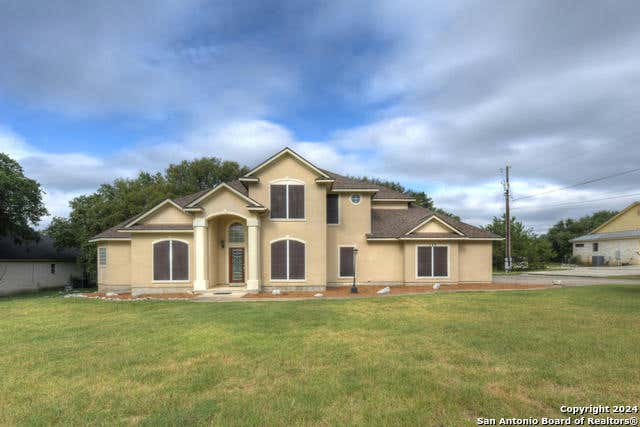 595 PINNACLE PKWY, NEW BRAUNFELS, TX 78132, photo 1 of 35