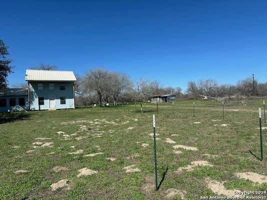 185 P RODRIGUEZ LN, CAMPBELLTON, TX 78008, photo 3 of 15