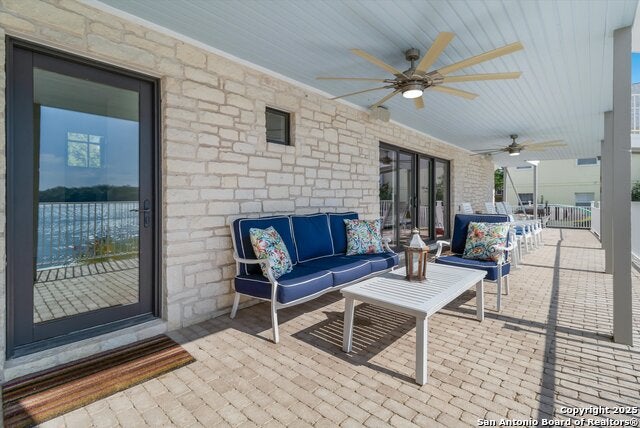 Kingsland, Texas, 78639, United States, 7 Bedrooms Bedrooms, ,6 BathroomsBathrooms,Residential,Active,1946441