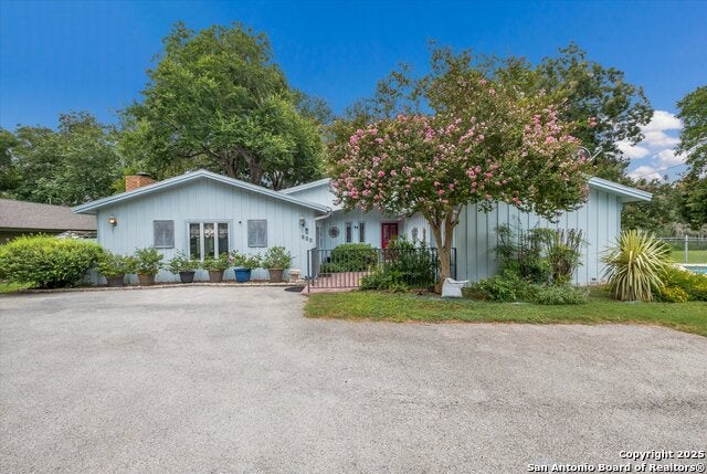 Mcqueeney, Texas, 78123, United States, 4 Bedrooms Bedrooms, ,4 BathroomsBathrooms,Residential,Active,1909112