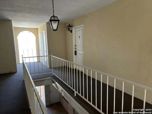 6718 CALLAGHAN RD APT 315, SAN ANTONIO, TX 78229, photo 4 of 32