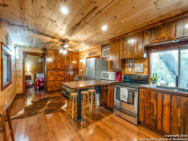 Pleasanton, Texas, 78064, United States, ,2 BathroomsBathrooms,Residential,Active,1892627