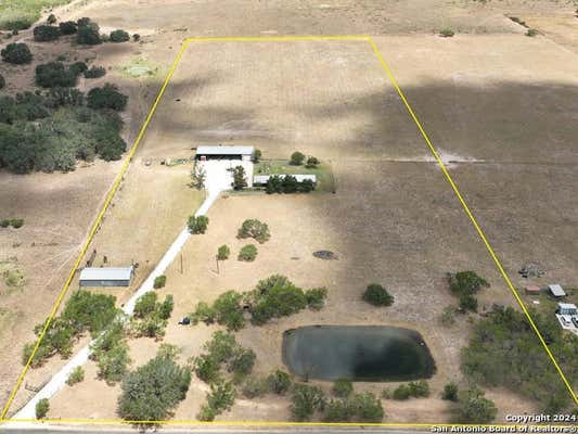 725 COUNTY ROAD 777, DEVINE, TX 78016 - Image 1