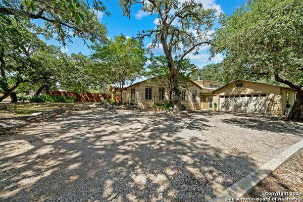 525 N SCHOOL ST, BOERNE, TX 78006, photo 4 of 36