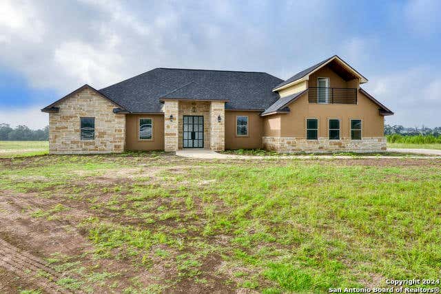 956 HORSESHOE FLS, BANDERA, TX 78003, photo 1 of 36