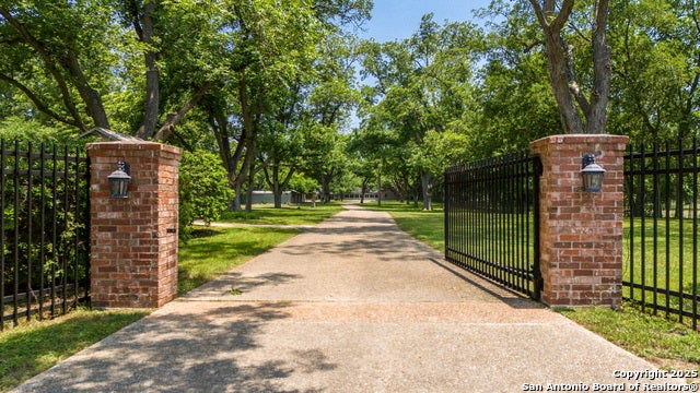 Mcqueeney, Texas, 78123, United States, 4 Bedrooms Bedrooms, ,4 BathroomsBathrooms,Residential,Active,1839412