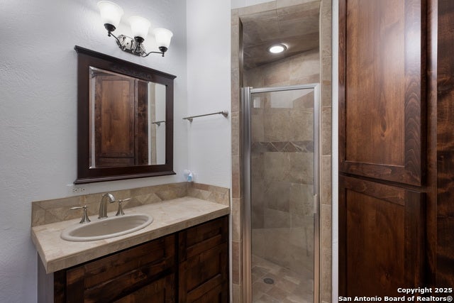 Mcqueeney, Texas, 78123, United States, 4 Bedrooms Bedrooms, ,4 BathroomsBathrooms,Residential,Active,1839412