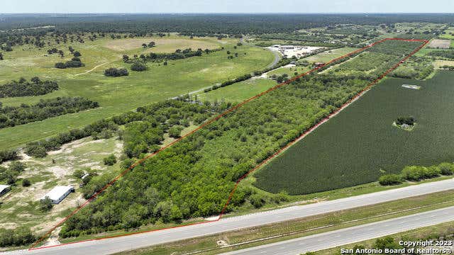 21200 LAMM RD, ELMENDORF, TX 78112, photo 1 of 37