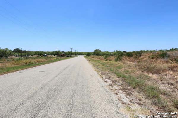 109 COUNTY ROAD 2638, DEVINE, TX 78016, photo 5 of 5