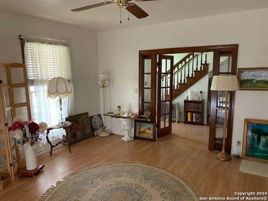 605 E SAN MARCOS ST, PEARSALL, TX 78061, photo 4 of 5