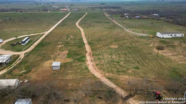 4005 COUNTY ROAD 303, JOURDANTON, TX 78026, photo 3 of 42