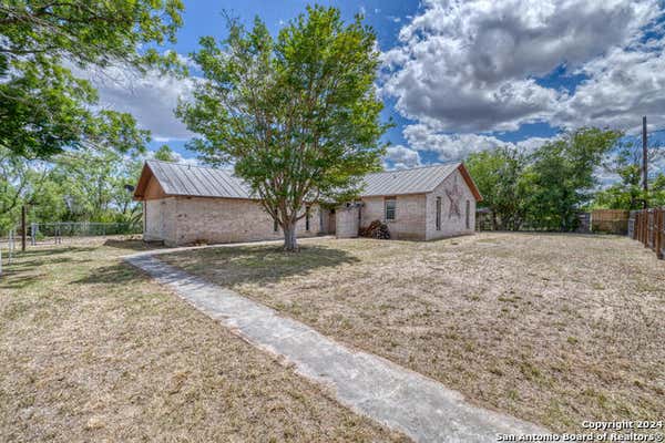 402 CONGRESS ST, SABINAL, TX 78881 - Image 1