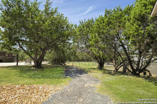 102 BLASCHKE RD, COMFORT, TX 78013, photo 5 of 32