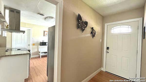 1302 OBLATE DR, SAN ANTONIO, TX 78216, photo 3 of 31