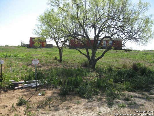 155 COUNTY ROAD 2662, DEVINE, TX 78016, photo 5 of 9