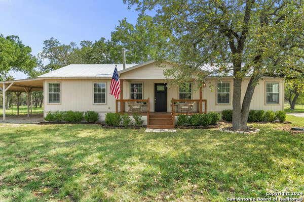 592 OAKRIDGE LN, PIPE CREEK, TX 78063 - Image 1