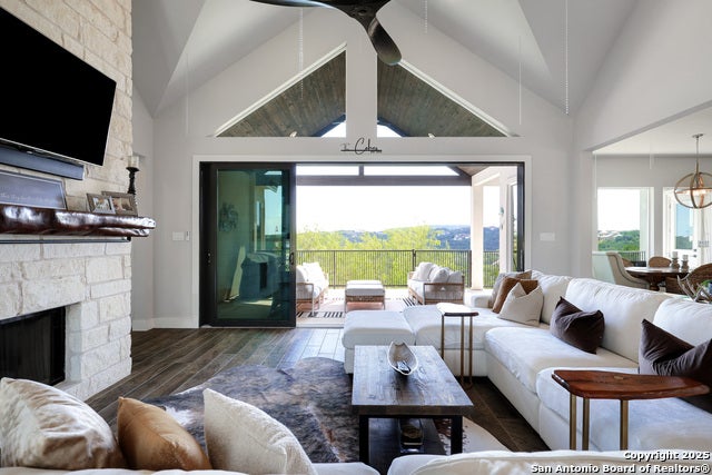 Helotes, Texas, 78023, United States, 3 Bedrooms Bedrooms, ,4 BathroomsBathrooms,Residential,Active,1961931