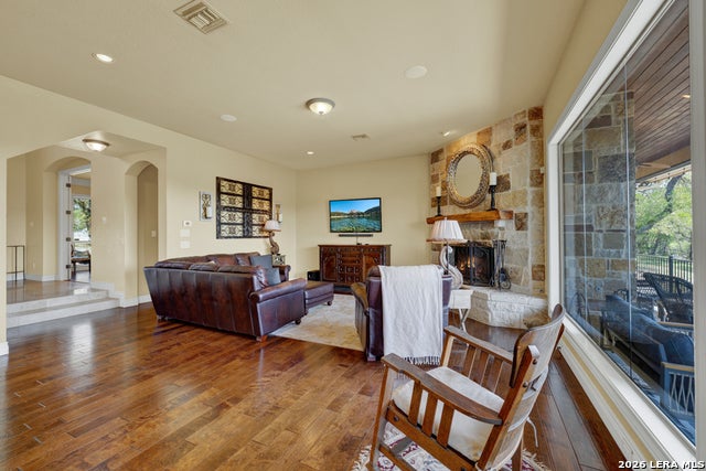 New Braunfels, Texas, 78132, United States, 6 Bedrooms Bedrooms, ,5 BathroomsBathrooms,Residential,Active,2008354