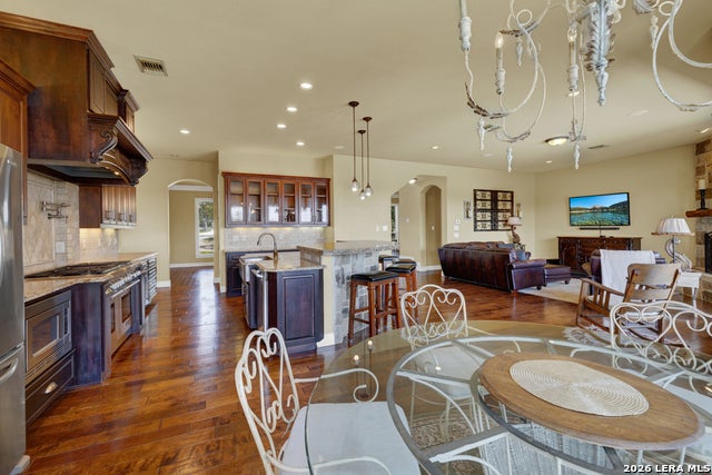 New Braunfels, Texas, 78132, United States, 6 Bedrooms Bedrooms, ,5 BathroomsBathrooms,Residential,Active,2008354