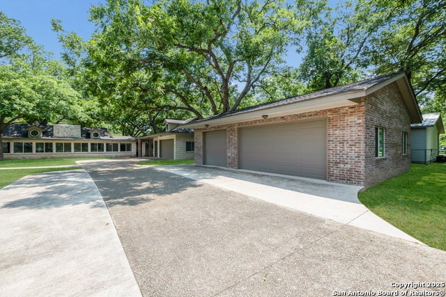 Mcqueeney, Texas, 78123, United States, 4 Bedrooms Bedrooms, ,4 BathroomsBathrooms,Residential,Active,1839412