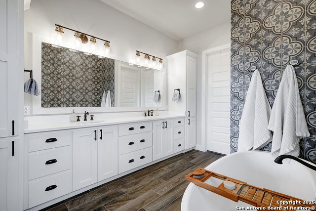 Helotes, Texas, 78023, United States, 3 Bedrooms Bedrooms, ,4 BathroomsBathrooms,Residential,Active,1961931