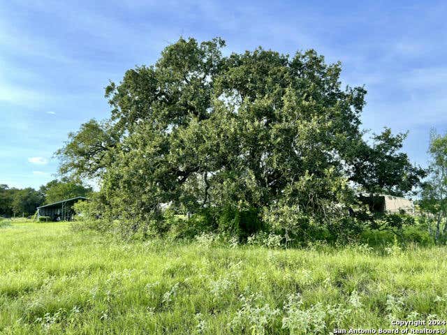 6031 COUNTY ROAD 427, STOCKDALE, TX 78160, photo 1 of 10