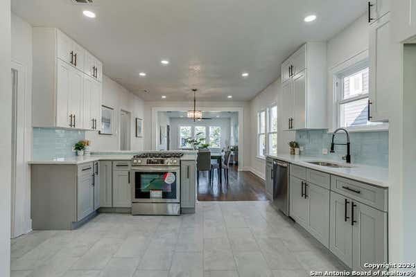 2035 W SUMMIT AVE, SAN ANTONIO, TX 78201 - Image 1