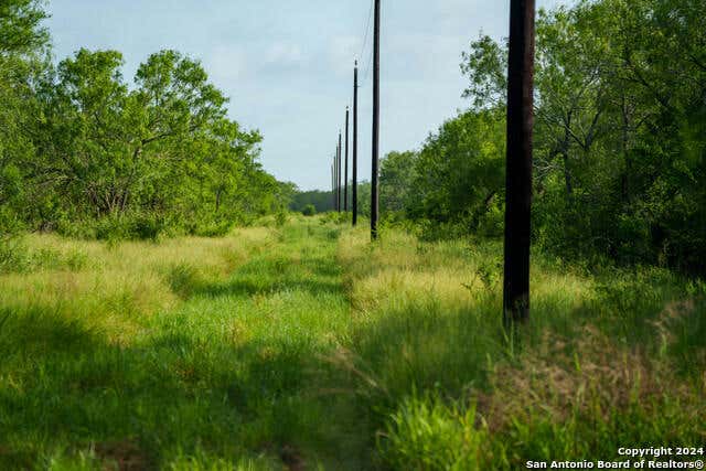 000 CR 241, THREE RIVERS, TX 78071, photo 1 of 5