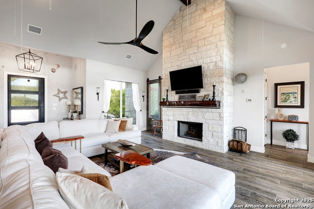 Helotes, Texas, 78023, United States, 3 Bedrooms Bedrooms, ,4 BathroomsBathrooms,Residential,Active,1961931