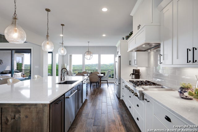 Helotes, Texas, 78023, United States, 3 Bedrooms Bedrooms, ,4 BathroomsBathrooms,Residential,Active,1961931