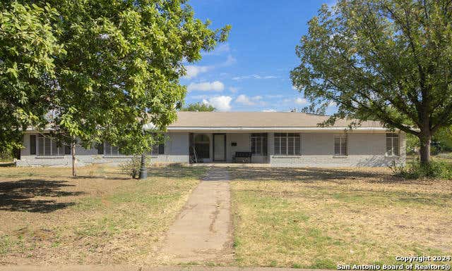 370 LOUISE DR, UVALDE, TX 78801, photo 1 of 24