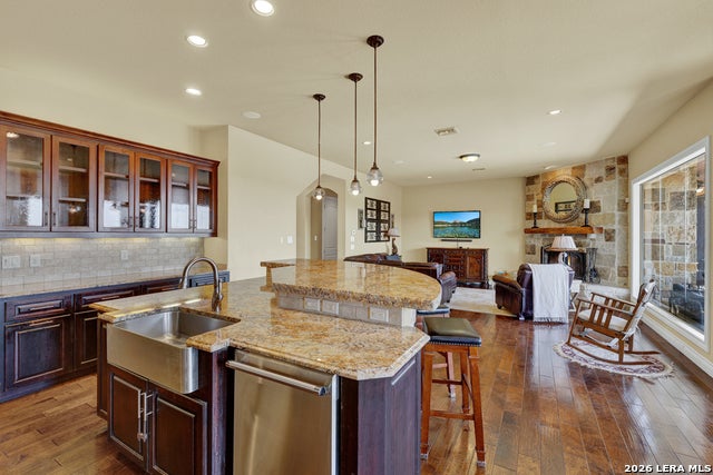 New Braunfels, Texas, 78132, United States, 6 Bedrooms Bedrooms, ,5 BathroomsBathrooms,Residential,Active,2008354