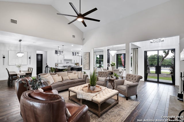 New Braunfels, Texas, 78132, United States, 4 Bedrooms Bedrooms, ,4 BathroomsBathrooms,Residential,Active,1929660