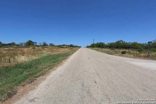 103 COUNTY ROAD 2638, DEVINE, TX 78016, photo 4 of 4