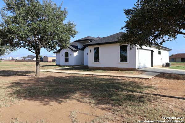 101 GRANBERG BLVD, LYTLE, TX 78052 - Image 1