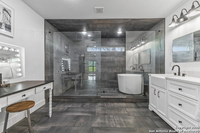 Seguin, Texas, 78155, United States, 4 Bedrooms Bedrooms, ,3 BathroomsBathrooms,Residential,Active,1894767