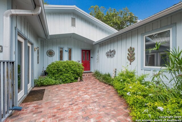 Mcqueeney, Texas, 78123, United States, 4 Bedrooms Bedrooms, ,4 BathroomsBathrooms,Residential,Active,1909112