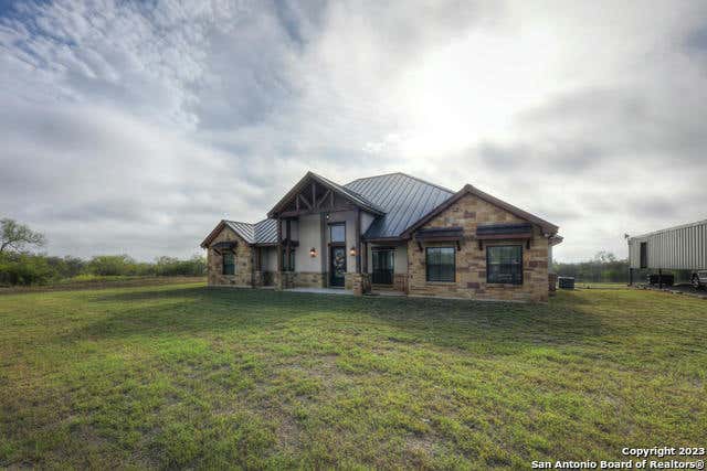 5436 COUNTY ROAD 4514, DEVINE, TX 78016, photo 1 of 50