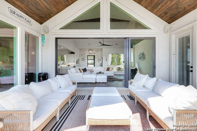 Helotes, Texas, 78023, United States, 3 Bedrooms Bedrooms, ,4 BathroomsBathrooms,Residential,Active,1961931