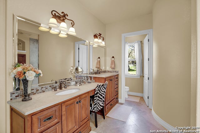 New Braunfels, Texas, 78132, United States, 6 Bedrooms Bedrooms, ,5 BathroomsBathrooms,Residential,Active,2008354