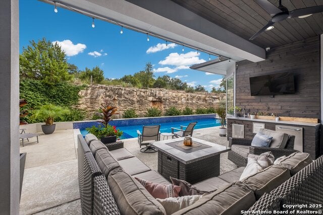 San Antonio, Texas, 78255, United States, 3 Bedrooms Bedrooms, ,3 BathroomsBathrooms,Residential,Active,1998600