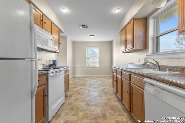 Seguin, Texas, 78155, United States, 4 Bedrooms Bedrooms, ,3 BathroomsBathrooms,Residential,Active,1894767
