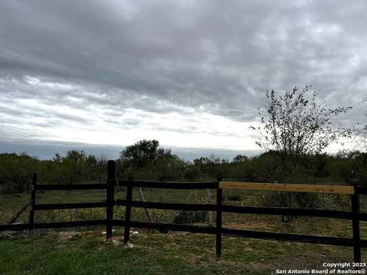 000 HERMAN J LN, ATASCOSA, TX 78002, photo 2 of 7