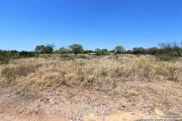 109 COUNTY ROAD 2638, DEVINE, TX 78016, photo 1 of 5