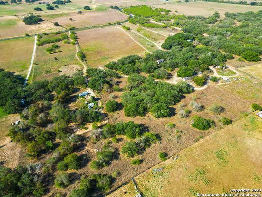 4401 HARDY RD, ELMENDORF, TX 78112, photo 2 of 18