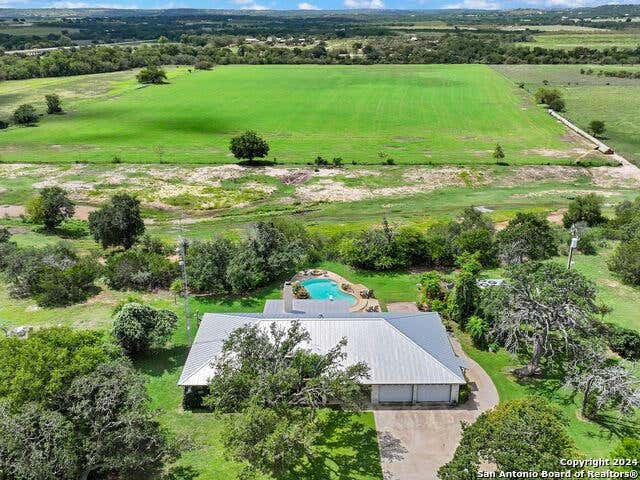 359 MOELLERING RD, FREDERICKSBURG, TX 78624, photo 1 of 50